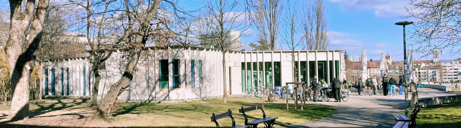 Bild des Pavillon im St. Johann Park in Richtung Parh gesehen.